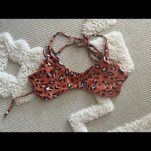 Womens Fabletics bathing suit top and bottom size XL.